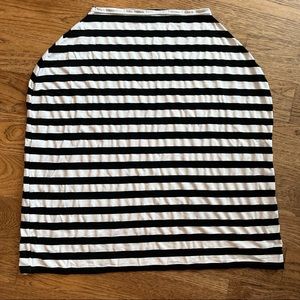 Qaqadu Mom Baby Black & White Striped Nursing Poncho Cover Up Top - Multi-Use